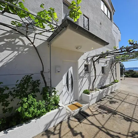 Magic Blue Sky Apartment